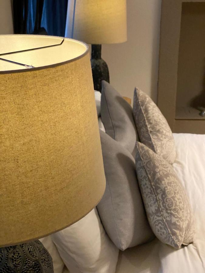 Queen Street Boutique Suites เอดินบะระ ภายนอก รูปภาพ A lampshade
