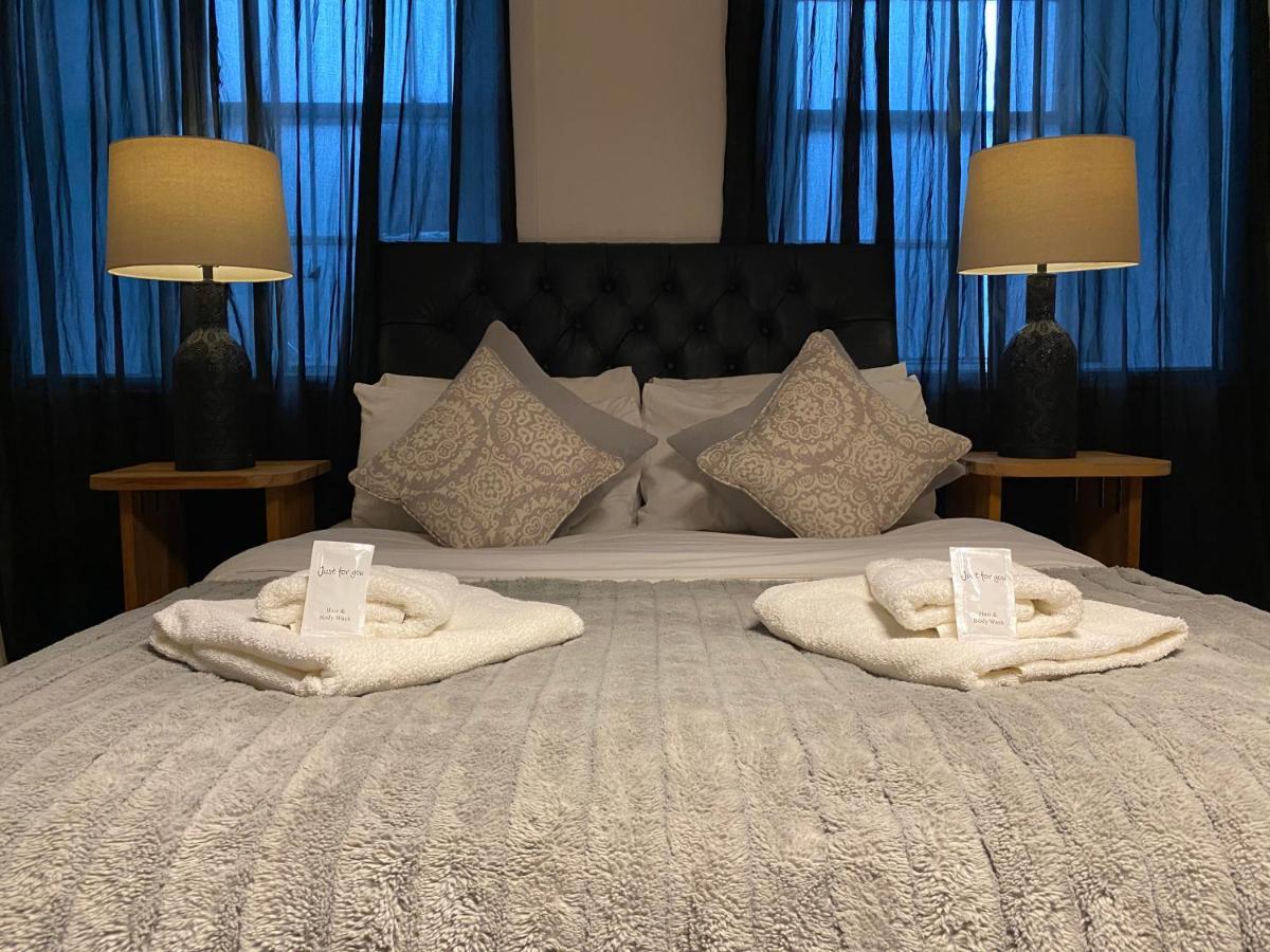 Queen Street Boutique Suites เอดินบะระ ภายนอก รูปภาพ A bedroom at the hotel