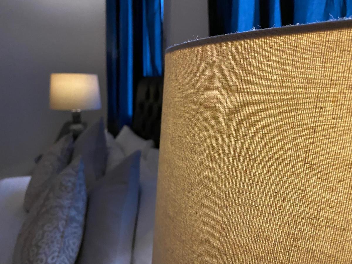 Queen Street Boutique Suites เอดินบะระ ภายนอก รูปภาพ A lampshade